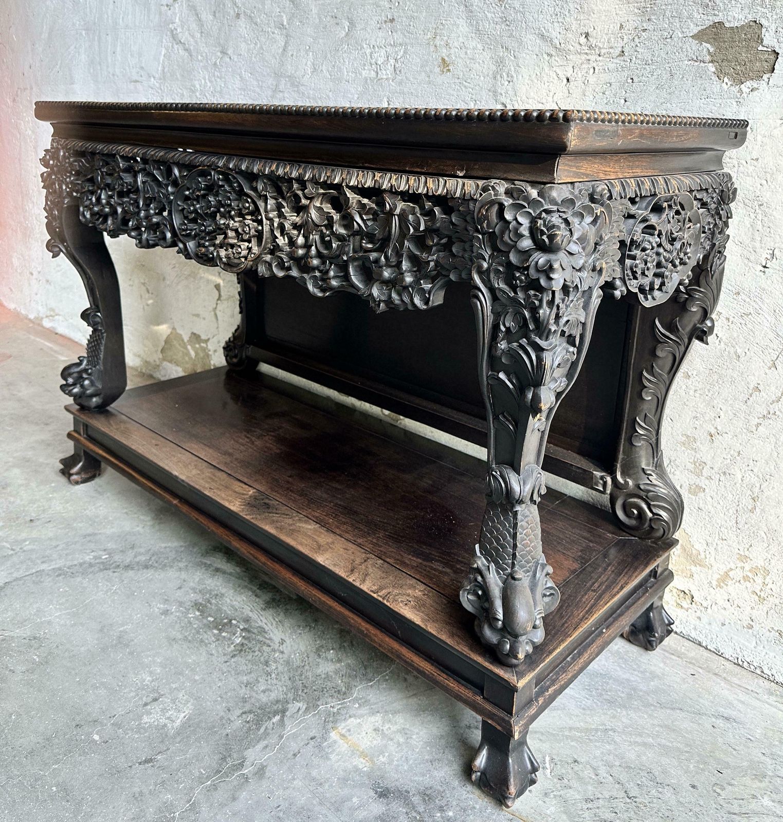 Antiek 19e Eeuws Qing Dynastie Handgesneden Console, Ca. 1860, China. photo furniture