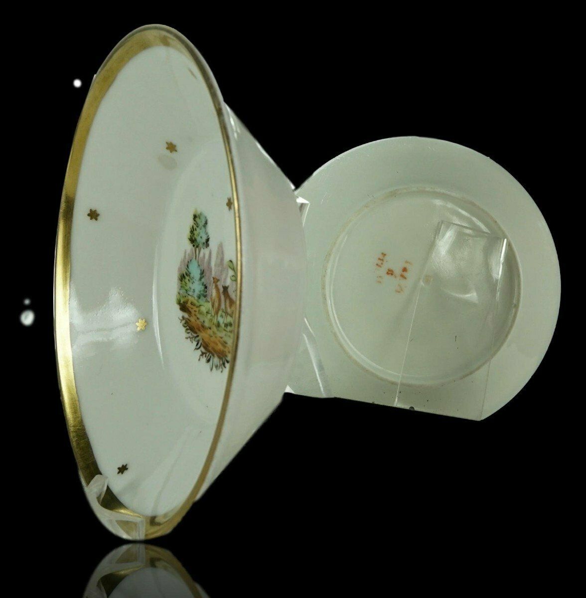 photo furniture Paris Porcelain Cup And Saucer   De Nast Manufacture   18th Century