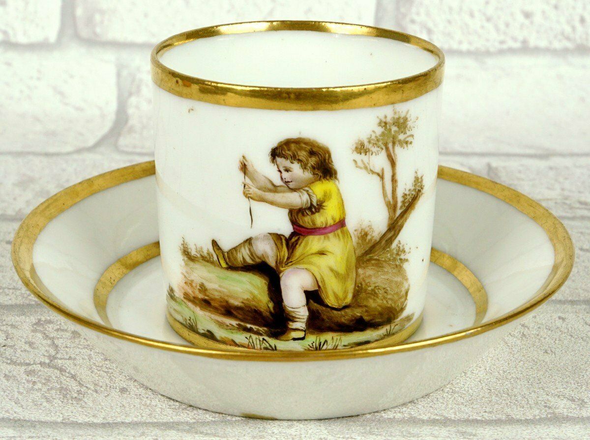 photo furniture Litron Cup And Saucer In Paris Porcelain   Late 18th Century