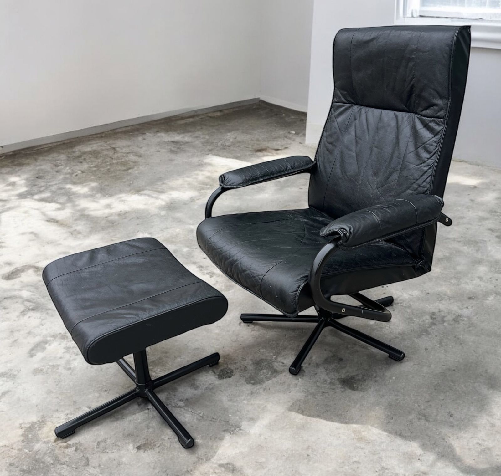 Recliner Chair Manner Of Kebe Mobler