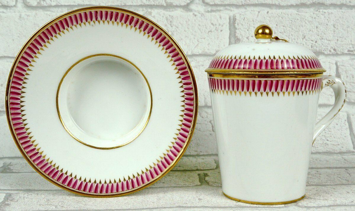 Covered Trembleuse Cup And Saucer In Paris Porcelain   Late 18th Century photo buy