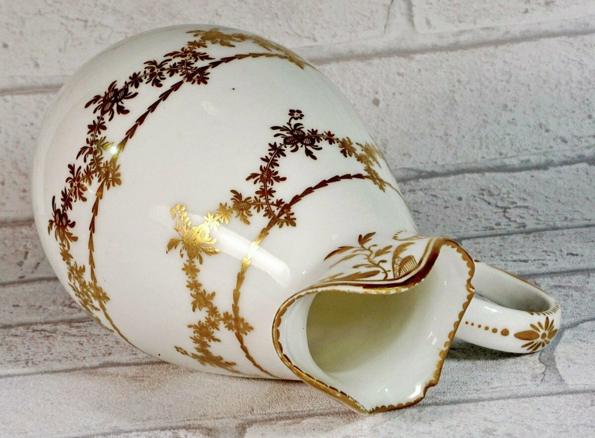Paris Porcelain Water Jug   Clignancourt Manufacture   Au Moulin Brand   18th Century photo 487.0