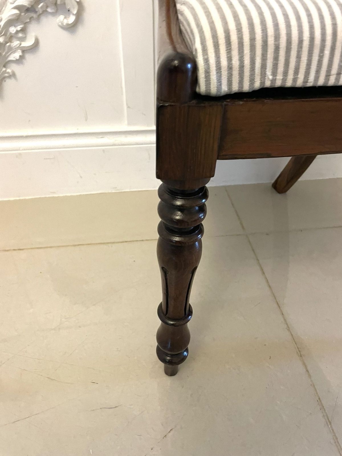 photo vinterior Set Of Six Antique 19th Century Quality Rosewood Dining Chairs