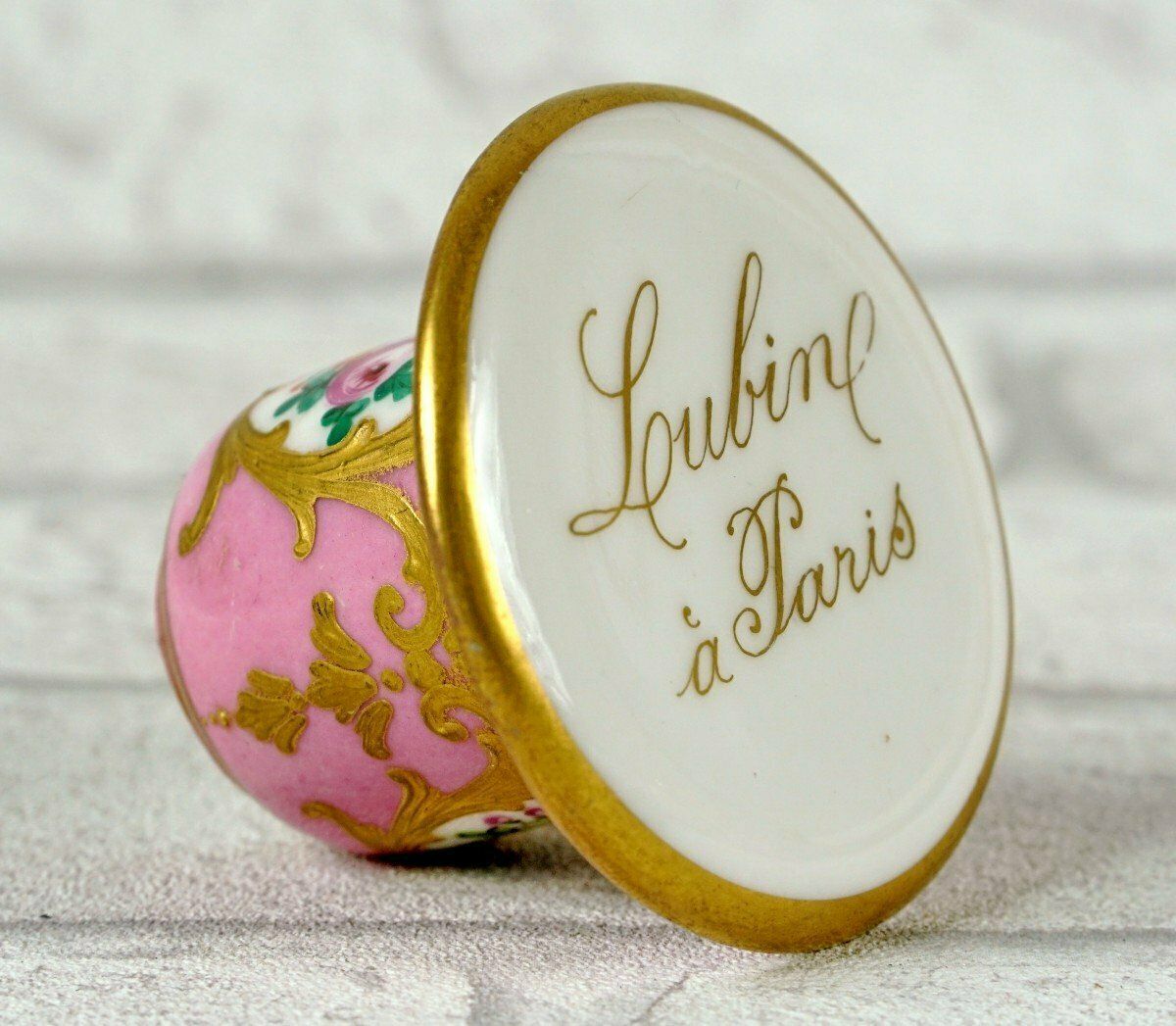Blush Mortar In Paris Or Limoges Porcelain From The Perfumer Lubin In Paris   Ep. Mid 19th Century photo 582.0