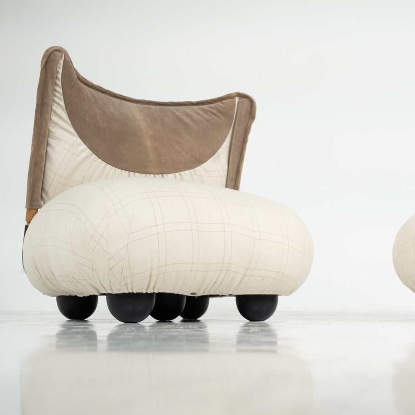 6160.0 Pair Of ” Le Bugie” Lounge Chairs By Alessandro Becchi For Giovannetti, 1980s – New Upholstery photo