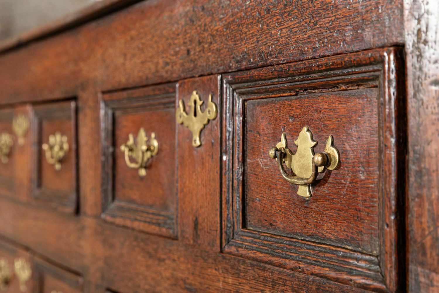 photo vinterior George III English Oak Dresser Base