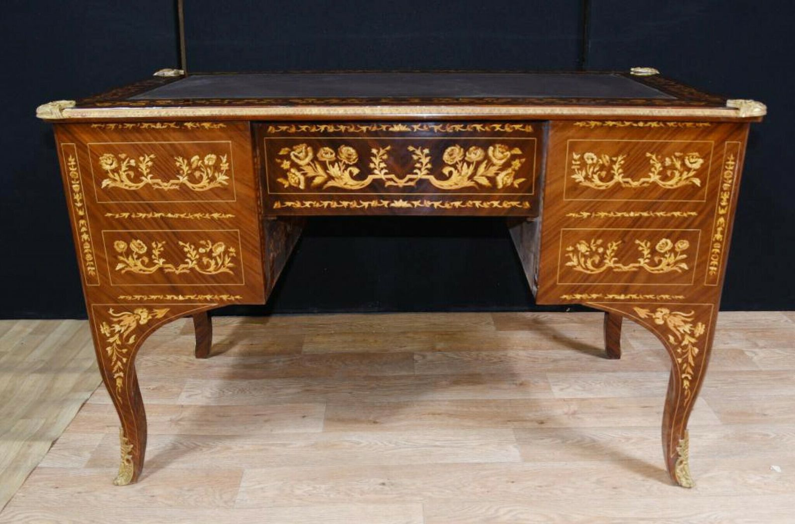 French Desk   Louis XV Knee Hole Writing Table Bureau photo 1995.0
