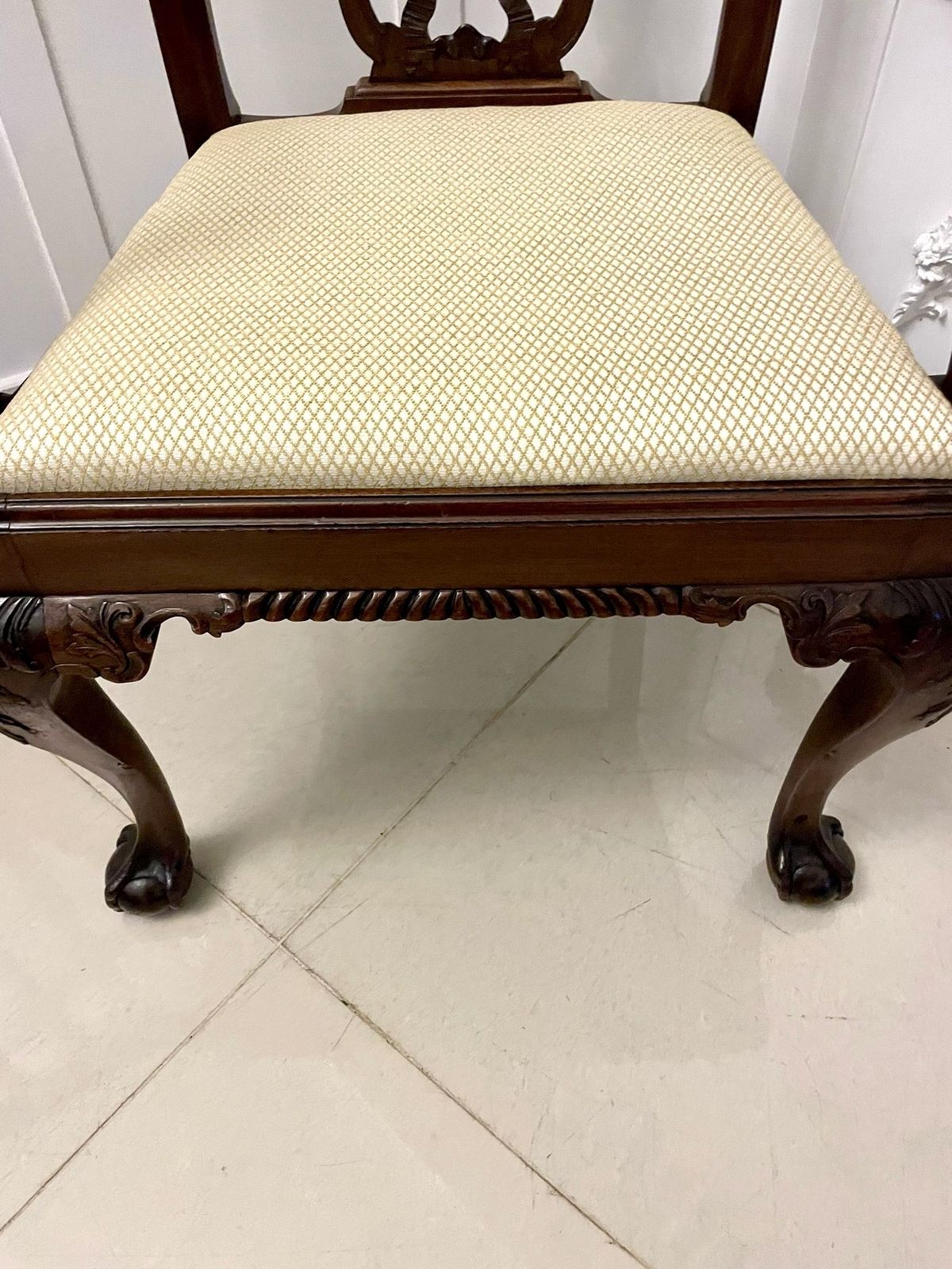 photo furniture Outstanding Quality Antique 19th Century Carved Mahogany Office Chair