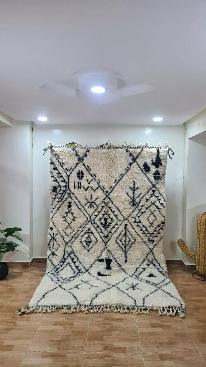 Authentic Moroccan Beni Ouarain Rug With Traditional Berber Symbols – Handwoven Wool Carpet