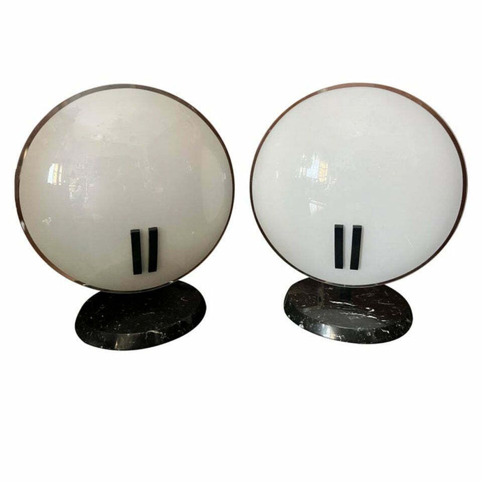 Bruno Gecchelin, Pair Of "Pearl" Lamps For Oluce 1980  Design Lighting