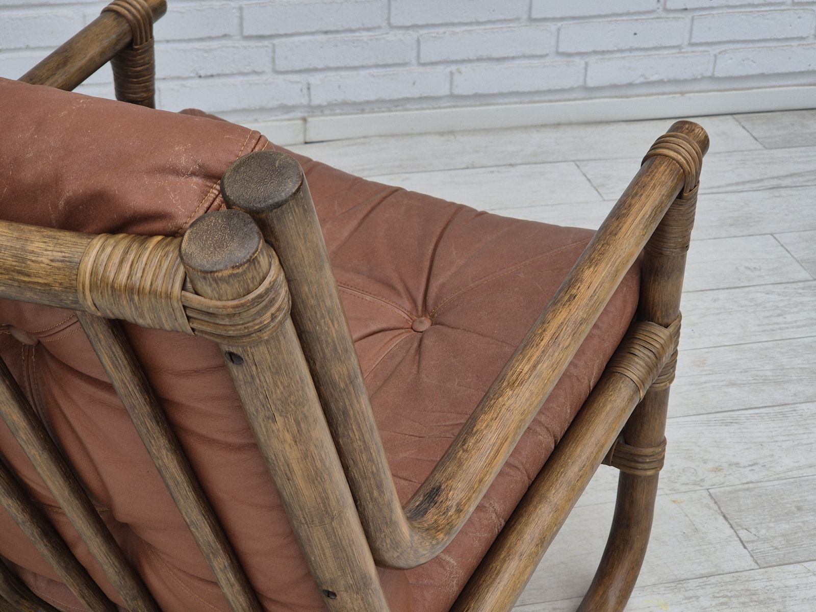 photo vinterior 1970s, Scandinavian Armchair, Original Very Good Condition, Bamboo, Leather.
