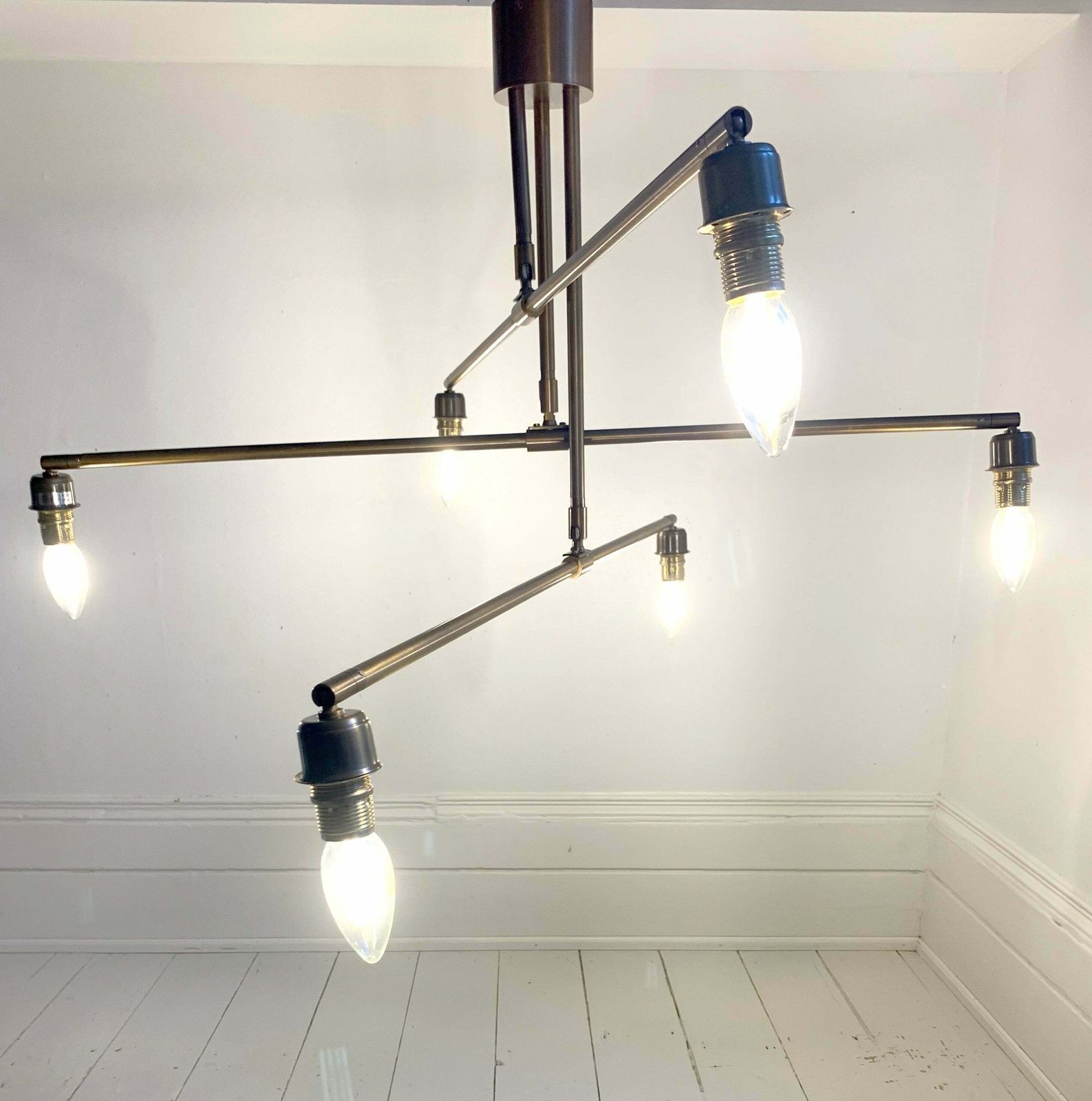 Modern Andromeda Chandelier In Antique Brass By Heathfield & Co   Mcm Style photo 495.0