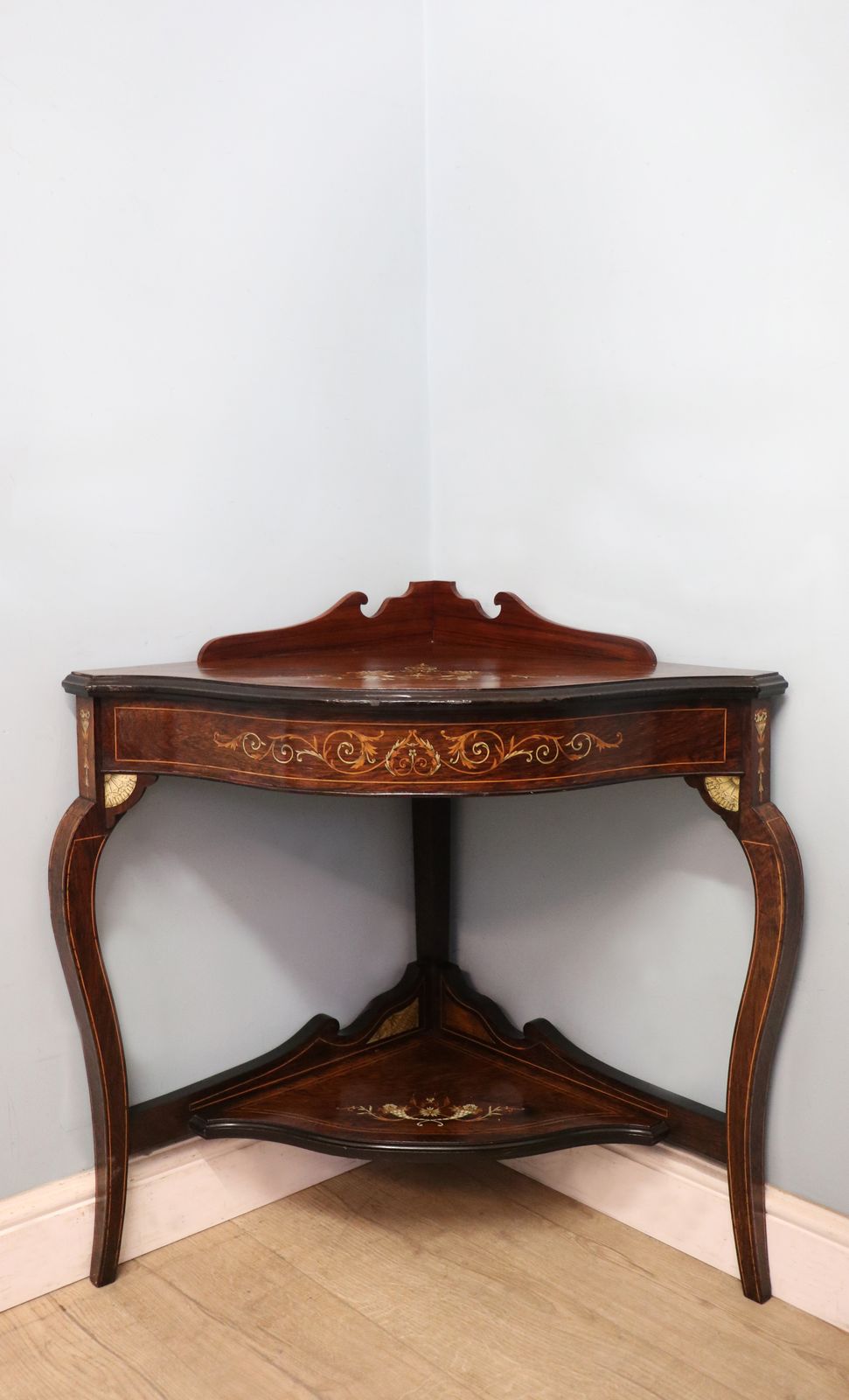 A Lovely Early 20th Century Sheraton Revival Hardwood Corner.