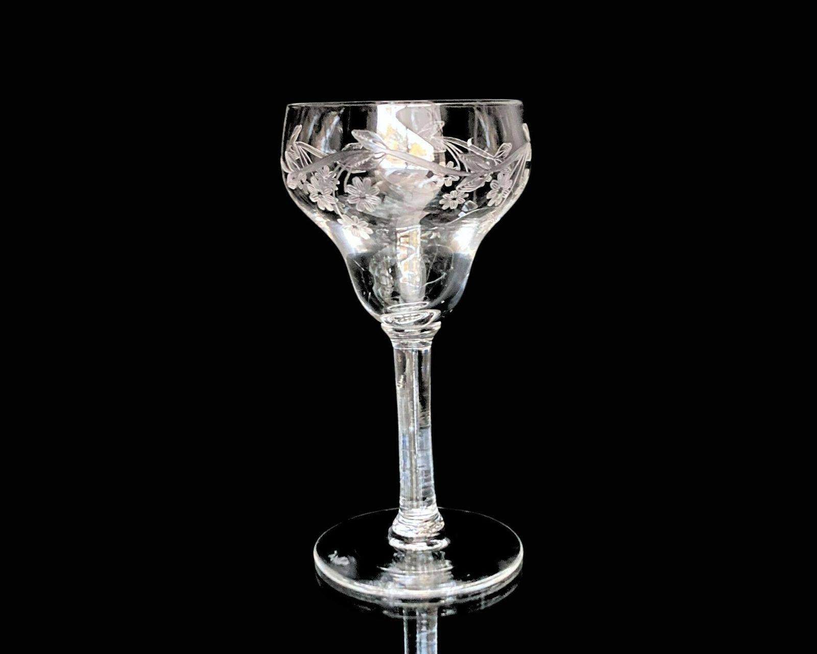 Kristallen Franse Cordiaalglazen | 2 Stuks | Gegraveerd Met Art Deco Bloemendecor photo furniture
