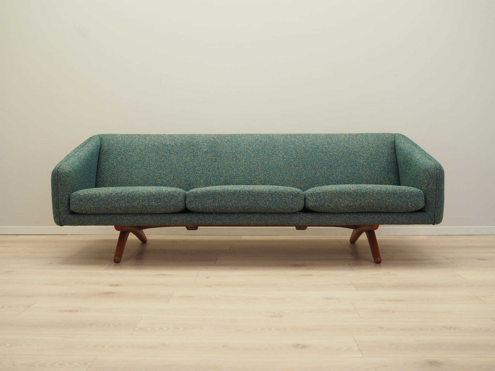Groene Melange Bank, Deens Design, Jaren 1960, Fabrikant: A. Mikael Laursen, Ontwerper: Illum Wikkelsø photo furniture
