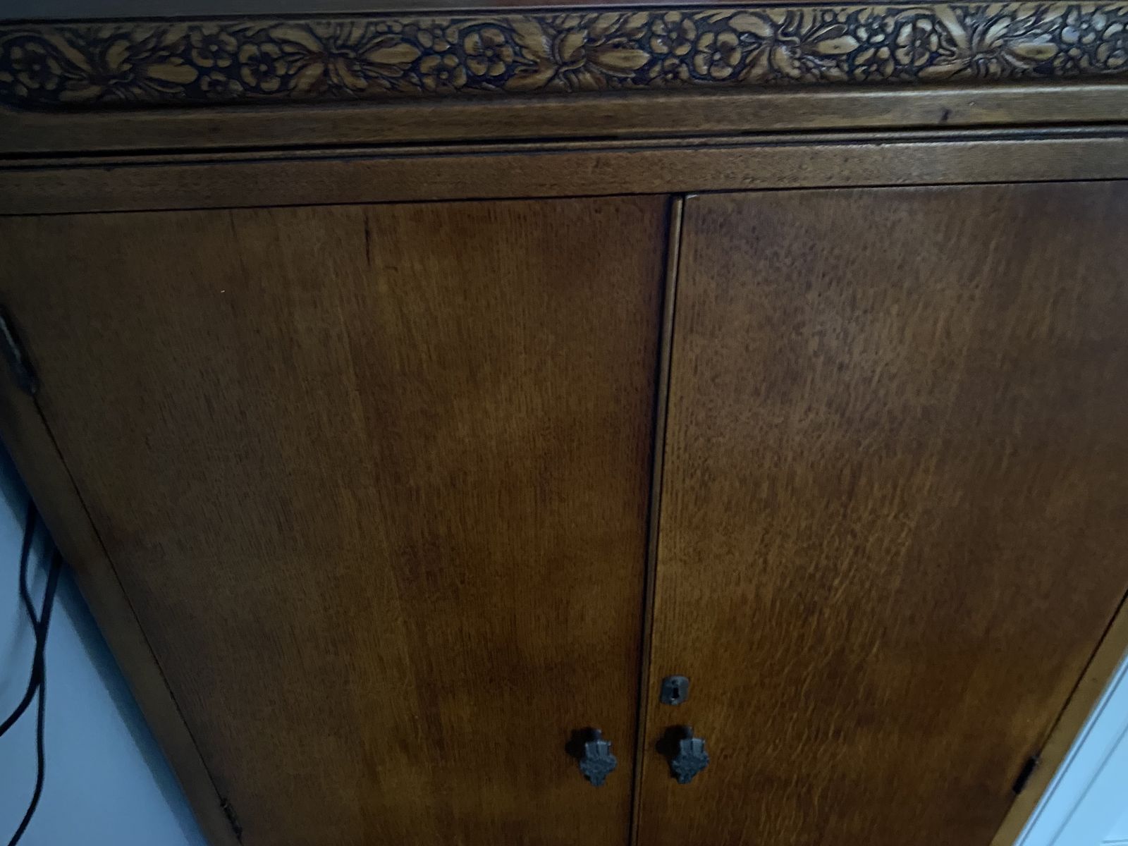 Small Lidded Wardrope photo Furniture