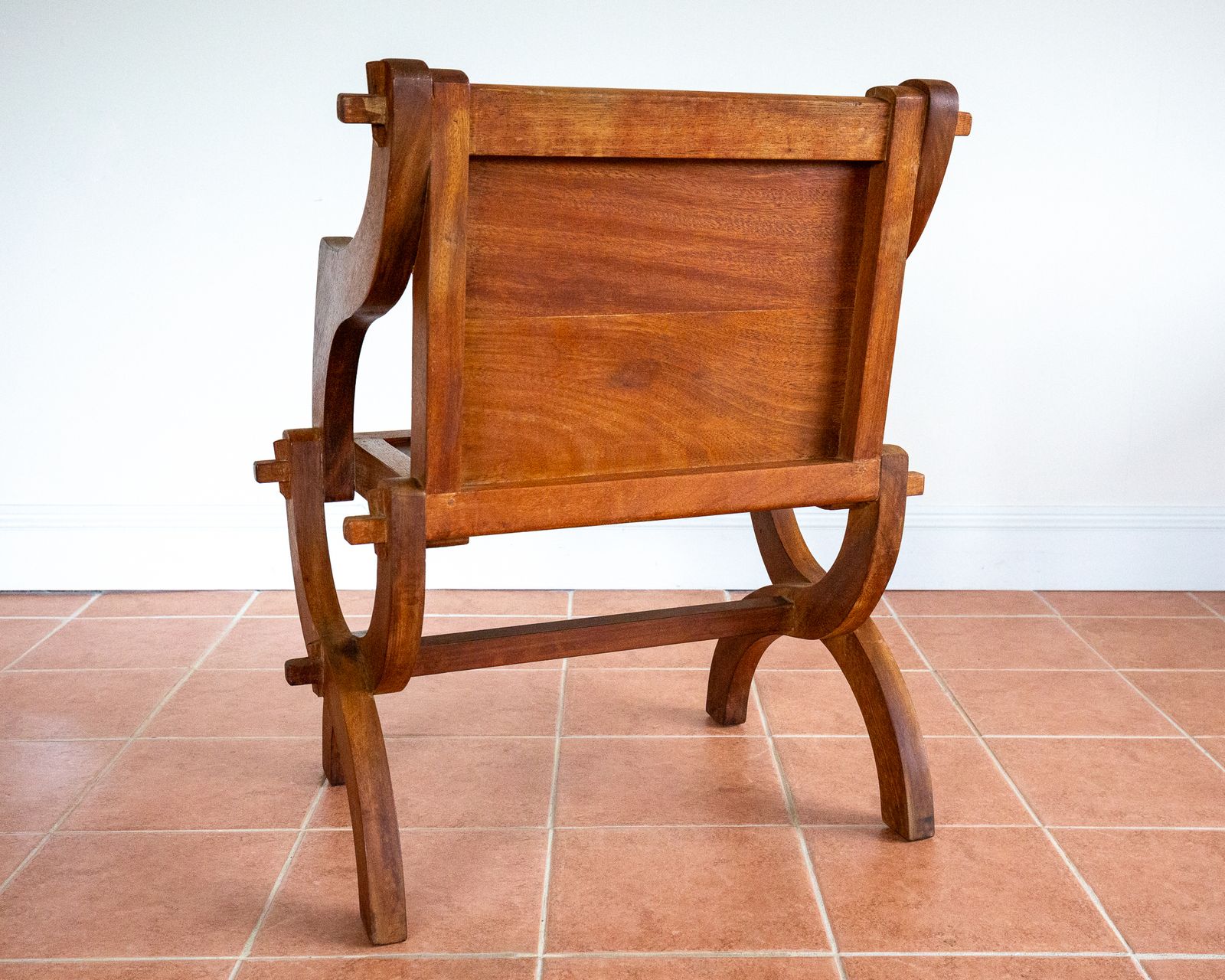 Glastonbury Throne Chair Elm Artisan Sculptural Craftsman Savonarola Curule X Frame Rustic Medieval Hall Chair Regal photo Furniture