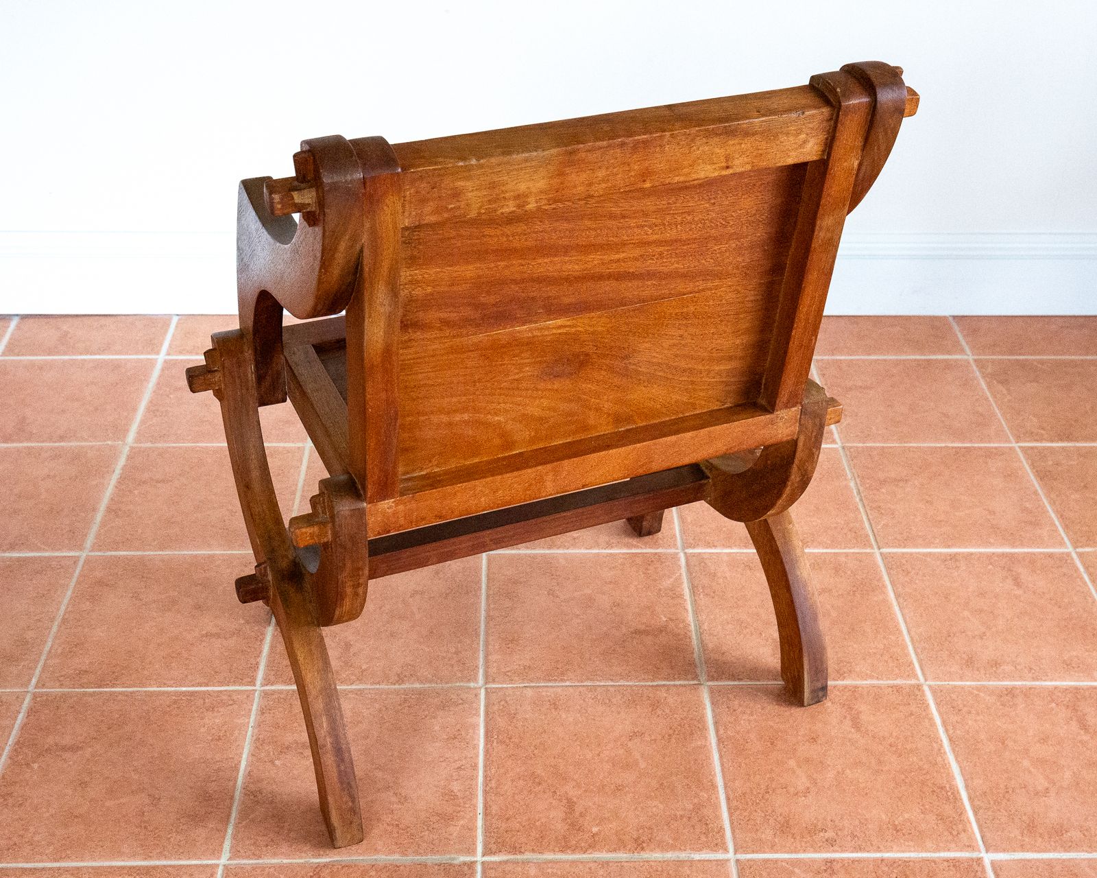 Glastonbury Throne Chair Elm Artisan Sculptural Craftsman Savonarola Curule X Frame Rustic Medieval Hall Chair Regal photo vintage