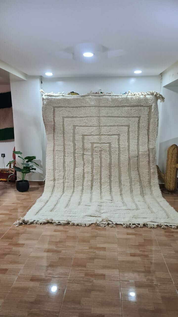 Minimalist Moroccan Beni Ouarain Rug With Subtle Geometric Pattern – Handwoven Wool Carpet 300x200 Cm