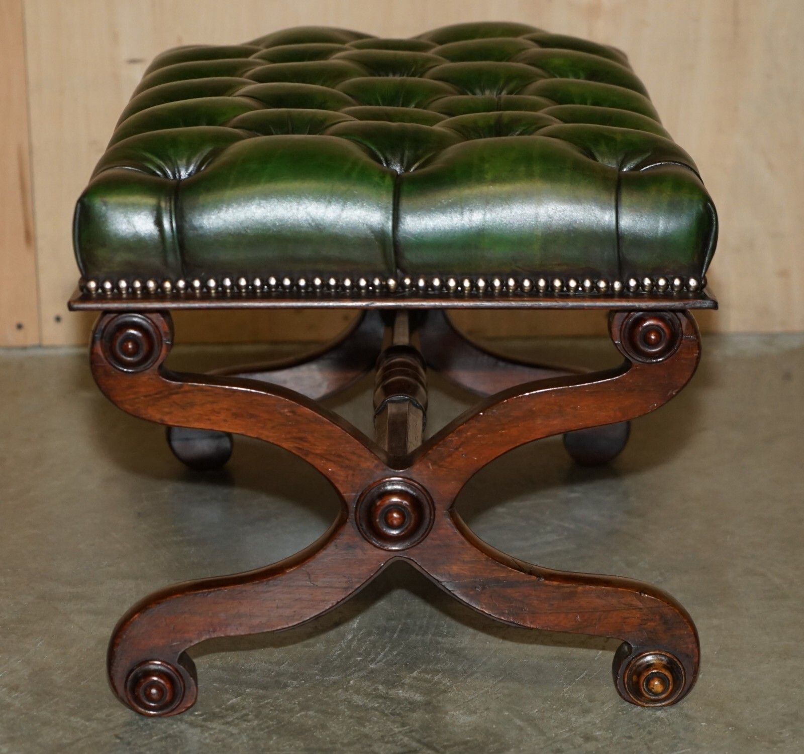 photo furniture Antique William IV 1830 Green Leather Rosewood Chesterfield Stool Piano Bench