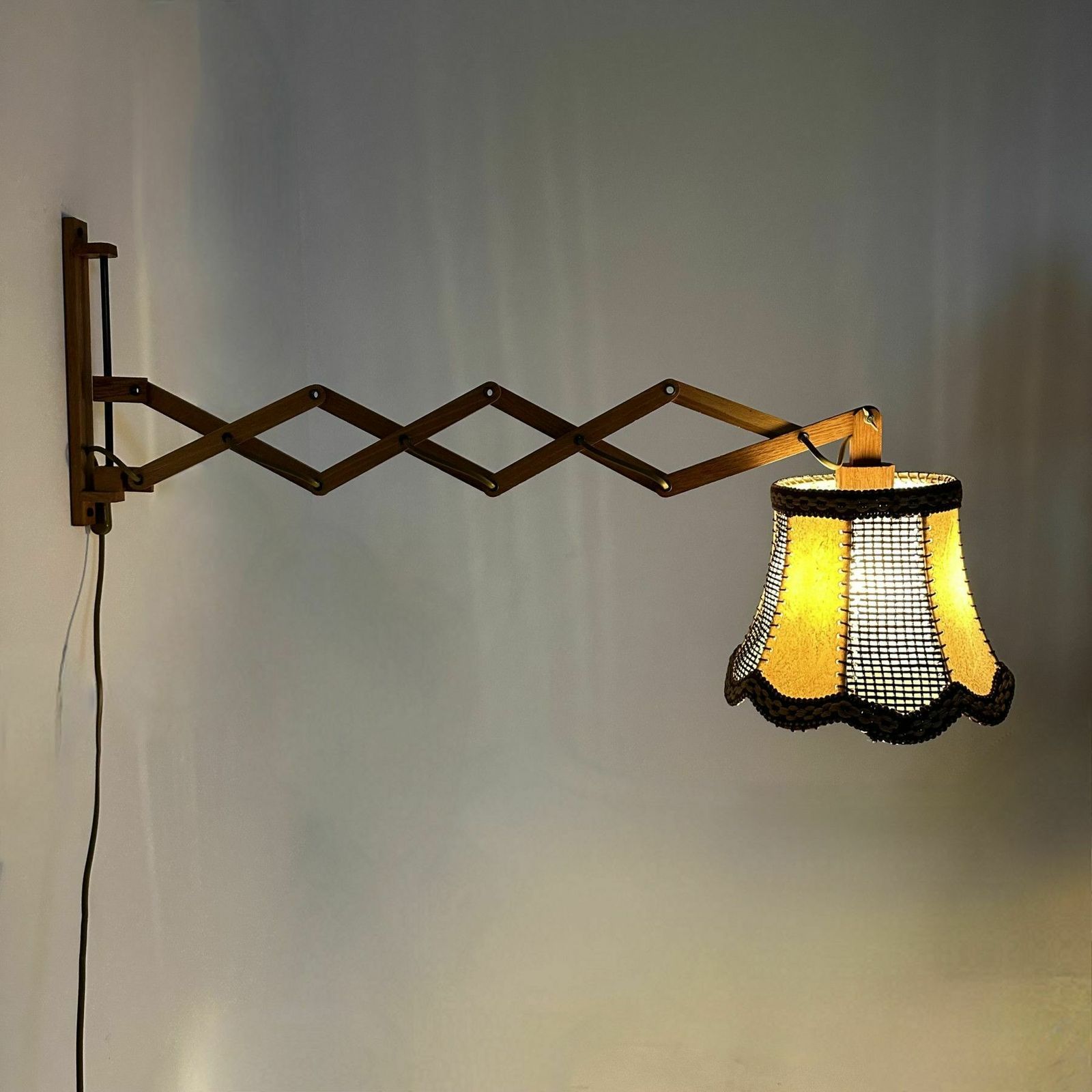 photo furniture Vintage Teakhouten Schaarlamp Voor Aan De Wand, Jaren 1960