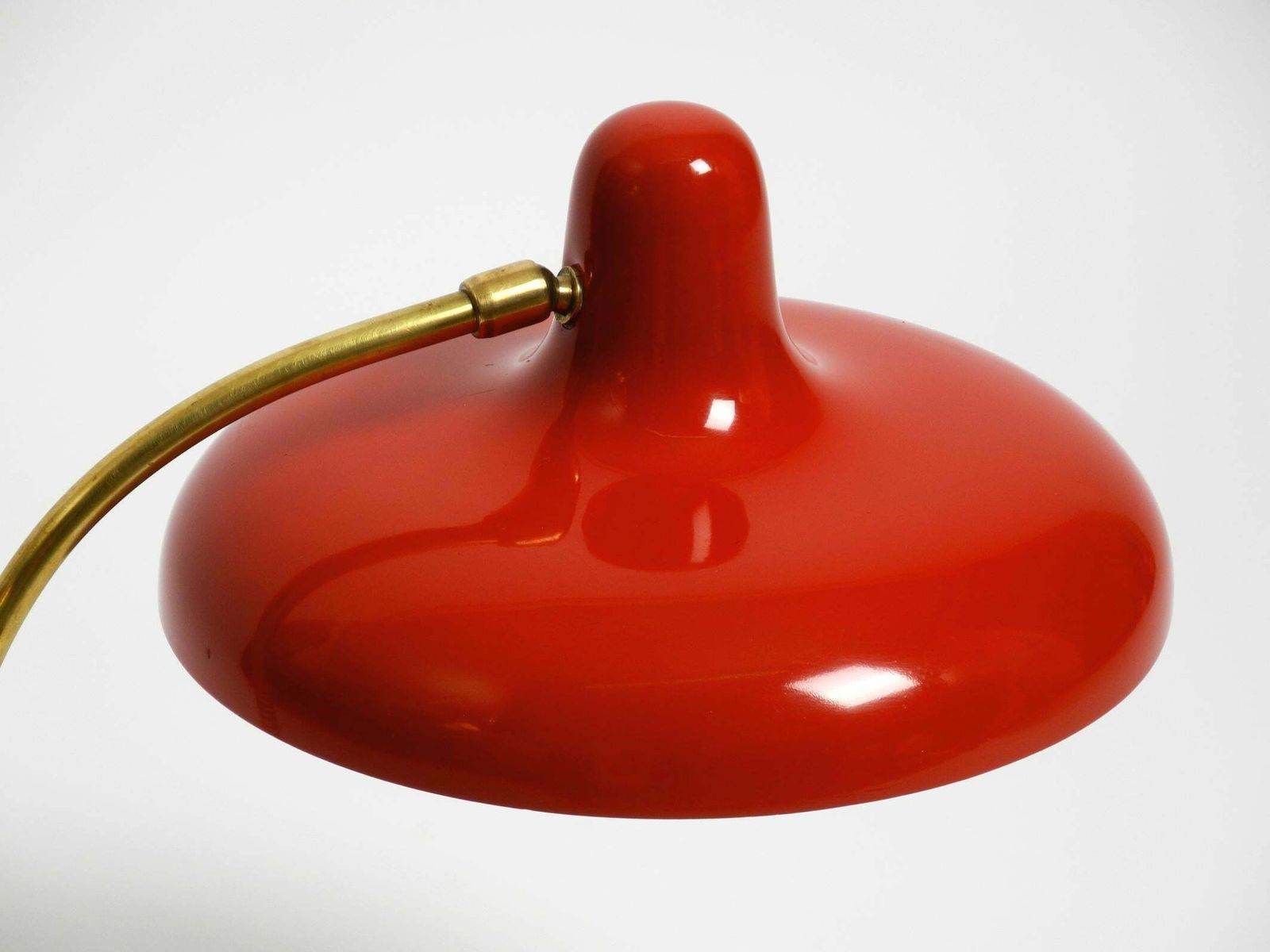 Beautiful Large Mid Century Modern Brass Table Lamp With Red Metal Shade photo buy