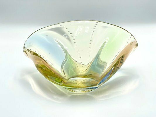Art Glass Czech Pizzicato Bowl Attributed To Hana Machovska For Mstišov/Moser Karlovarske Glass, 1960s photo Home Decor