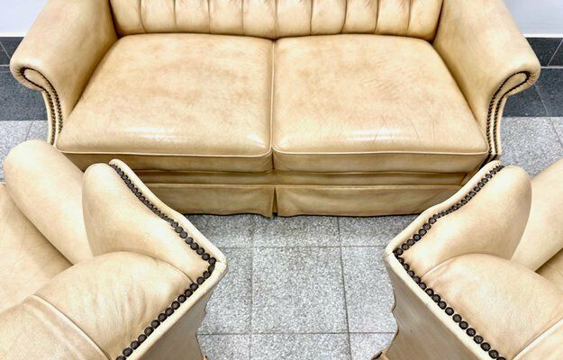 Chesterfield Style Leather Two Seater Sofa And Armchairs, 1980s, Set Of 3 photo vintage