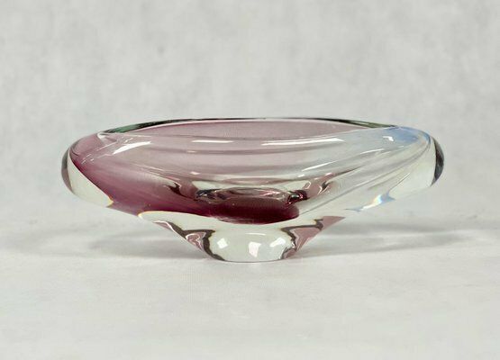 Glass Bowl In Rose By Rudolf Beránek For Skrdlovice, 1960s photo for sale