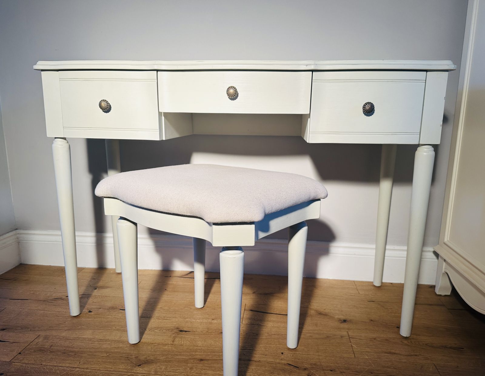 Laura Ashley 3 Drawer Dressing Table Set
