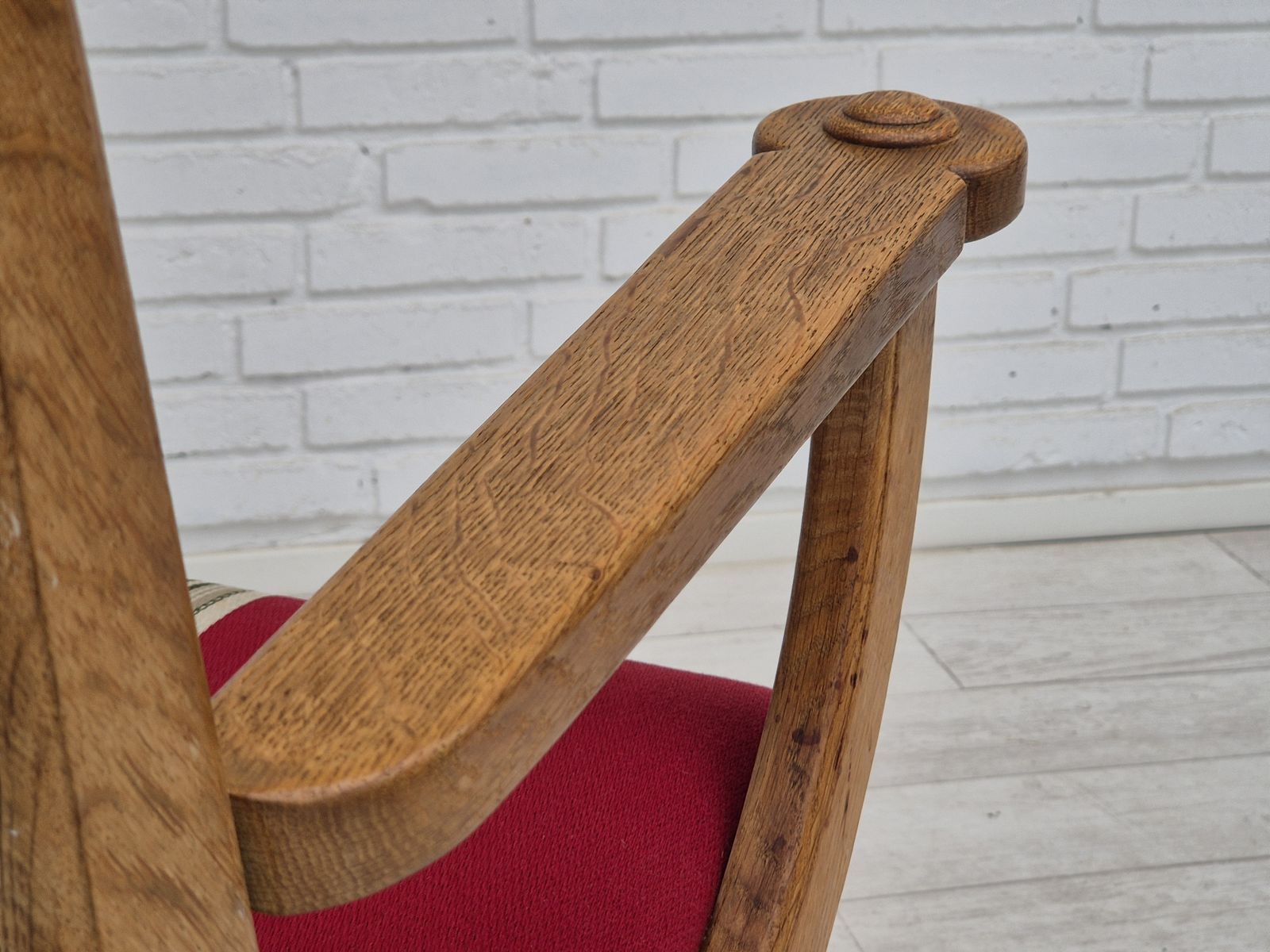 photo furniture Ca. Jaren 1960, Deense Fauteuil, Goede Staat, Meubelwol, Eikenhout.