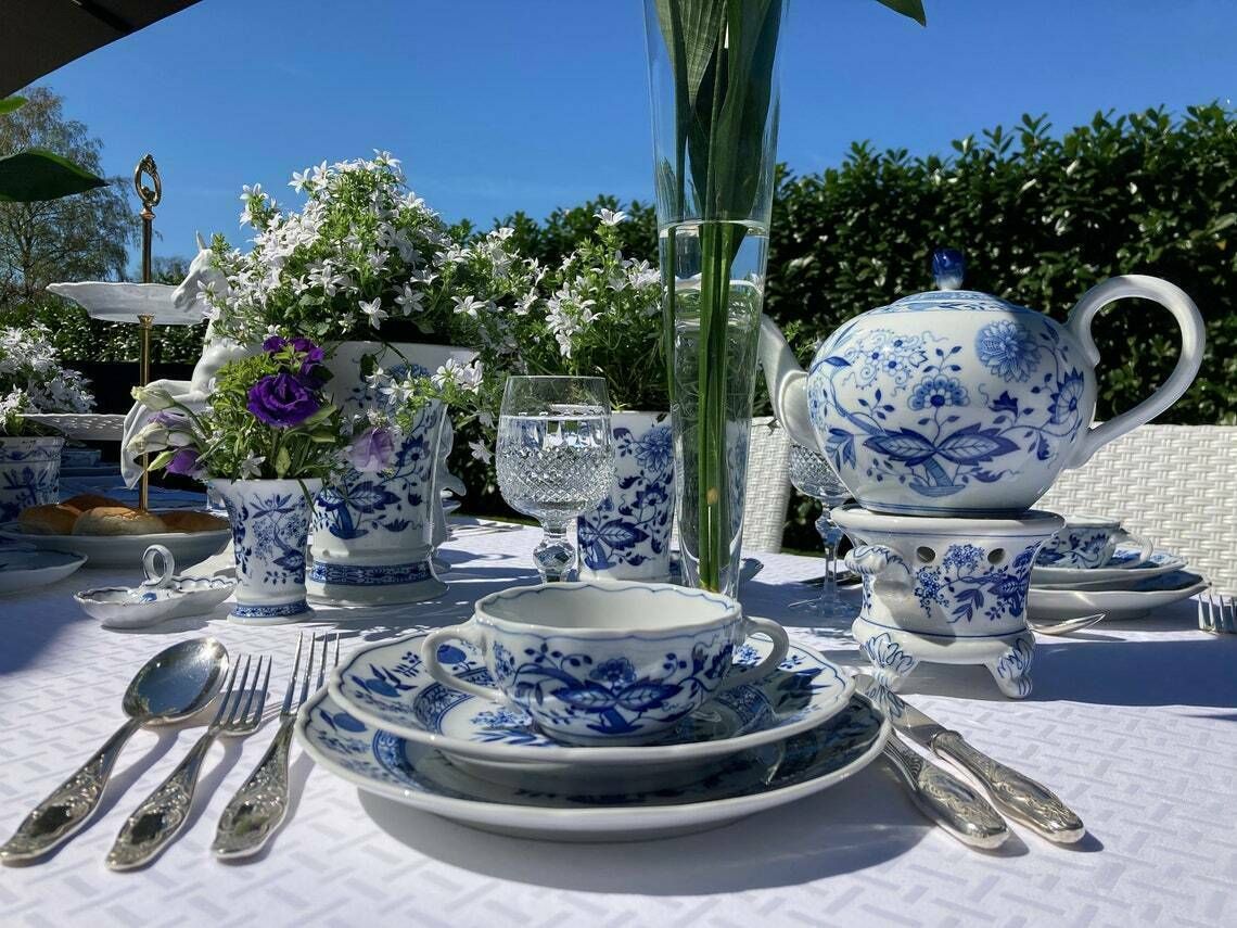 Blue Onion Dinner Plates | Blue And White Porcelain | 8 Pcs With Scalloped Trim Hutschenreuther Rare! photo vintage