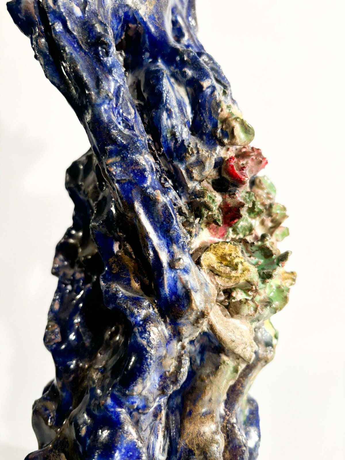 photo furniture Sculpture Of A Lady In Glazed Terracotta Of French Inspiration From The 1930s
