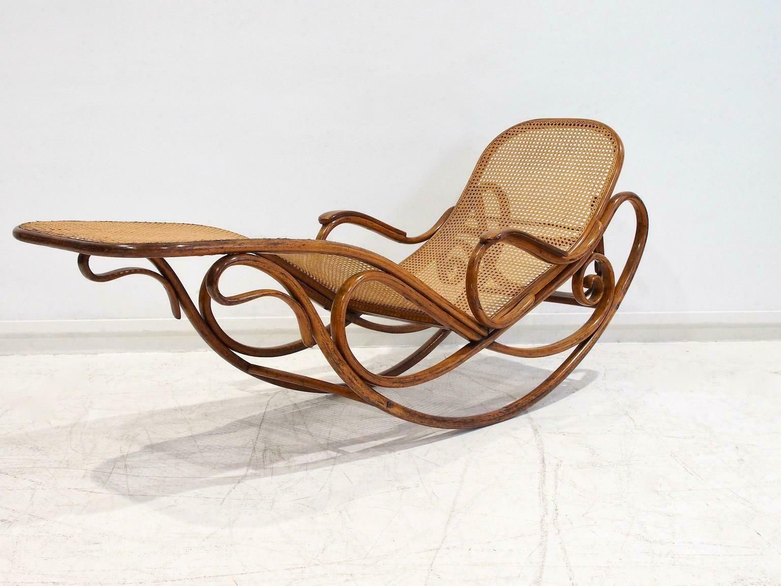 9935.0 Thonet Bentwood And Rattan Rocking Chaise Model 7500 photo