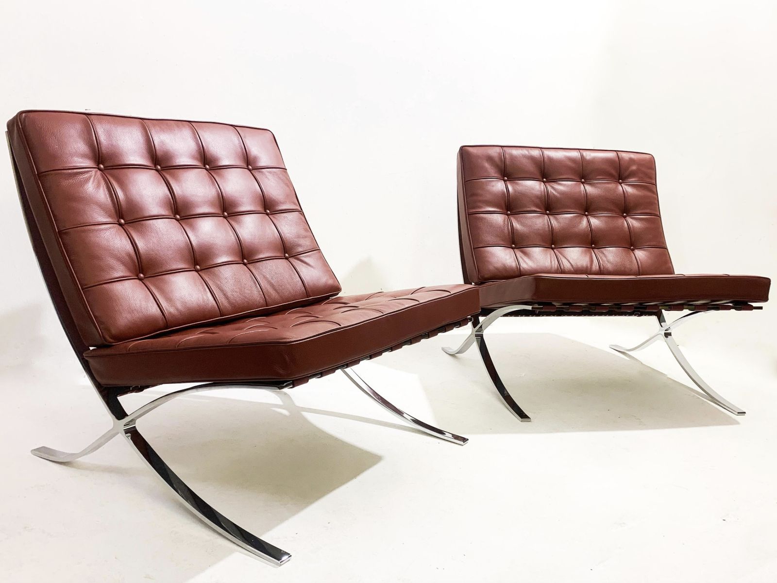 Pair Of Burgundy Leather Barcelona Chairs By Mies Van Der Rohe For Knoll, 1990s photo 12900.0