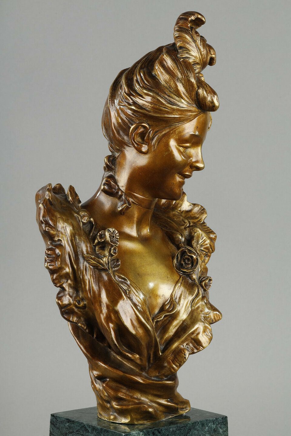 Bust Of A Young Belle époque Woman By Victor Léopold Bruyneel photo vintage