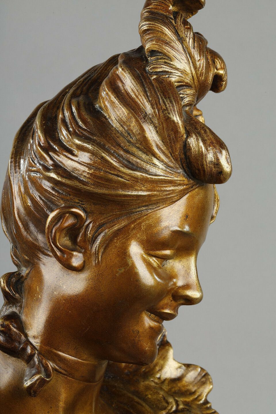 2749.0 Bust Of A Young Belle époque Woman By Victor Léopold Bruyneel photo