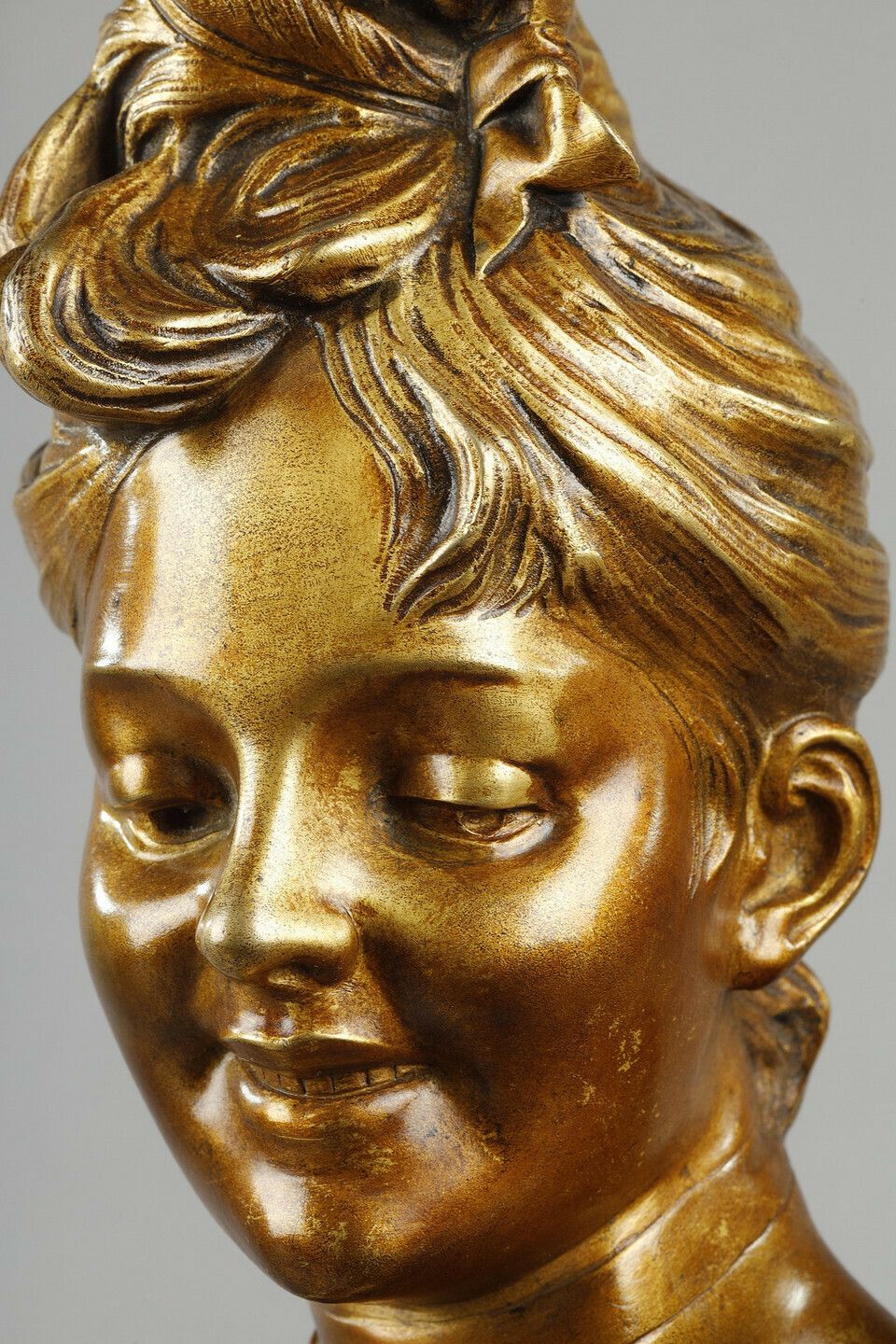photo vintage Bust Of A Young Belle époque Woman By Victor Léopold Bruyneel