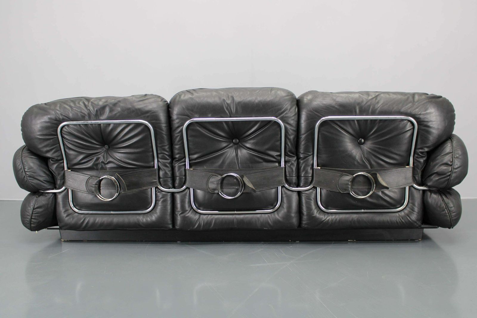 1970 Kurt Hvitsjö Rare “Hannibal” Black 3  Seater Sofa For Isku, Finland photo Furniture