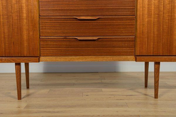 photo vintage Mid Century Teak Sideboard From Austinsuite, United Knigdom, 1960s