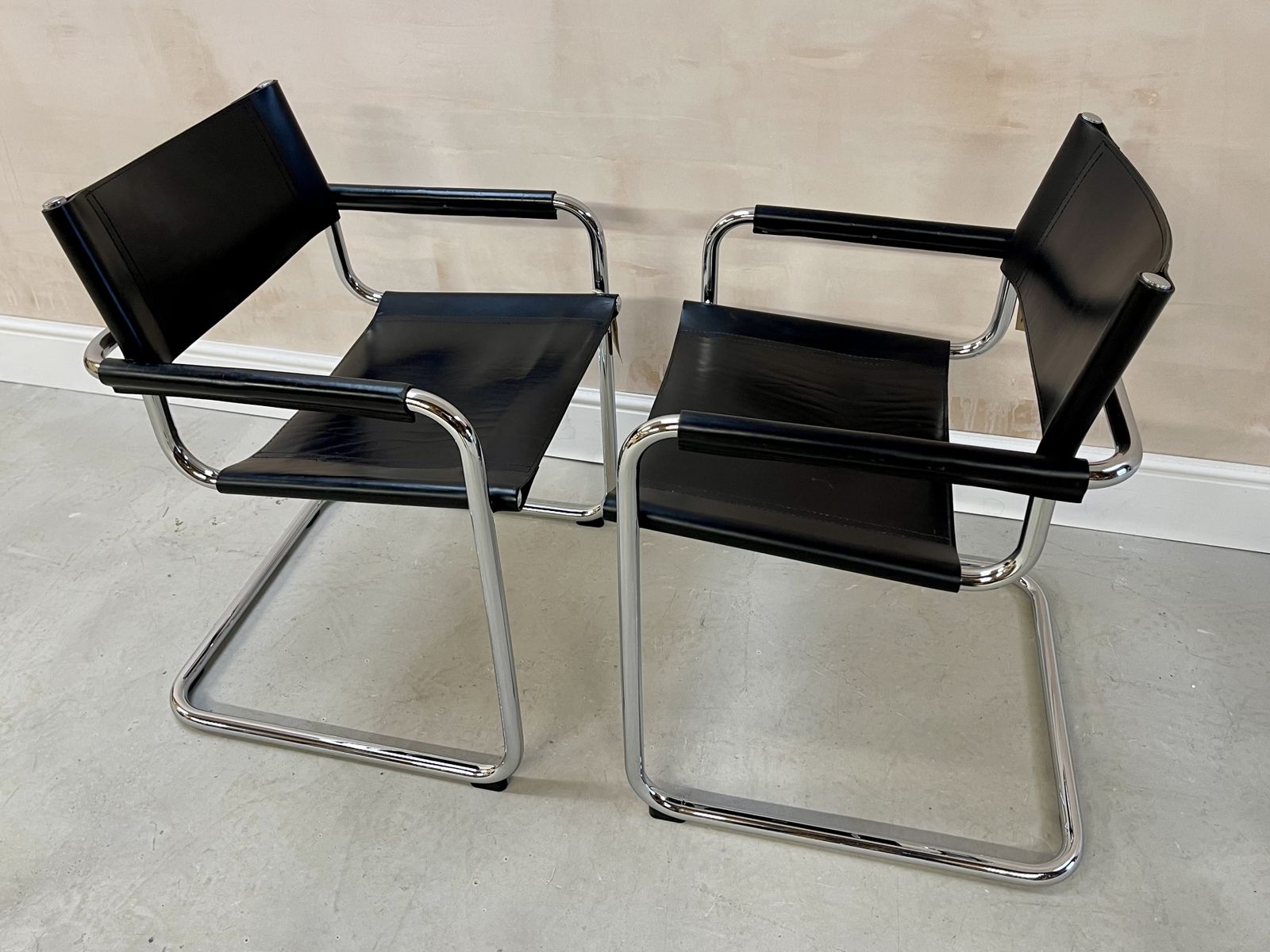 Pair 2 Dining Visitor Occasional  Black Leather S34 Cantilever Bauhaus 2 Dining Chairs By Mart Stam & Marcel Breuer  Fasem Matching Set Of Two photo vintage