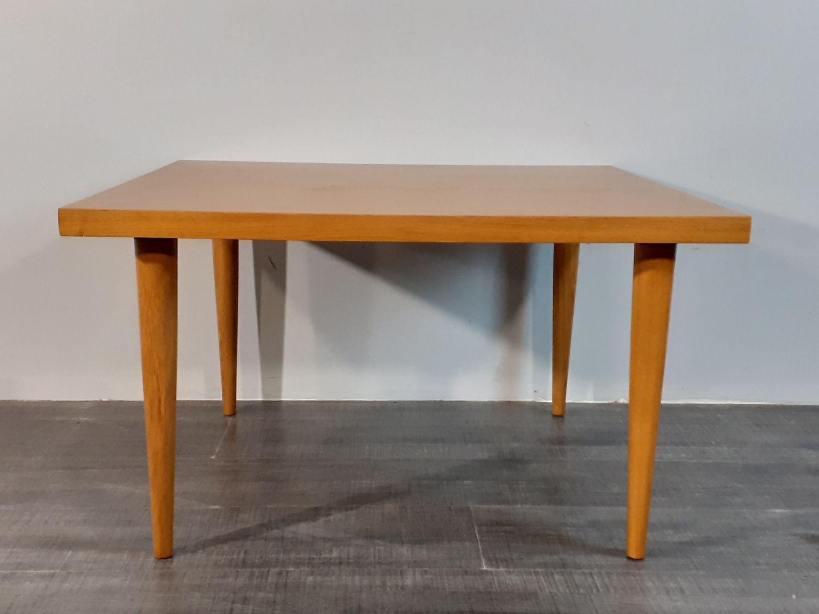 Corner Table In Oak For Svanette By Ekornes, Norwegian Mid Century 1960s