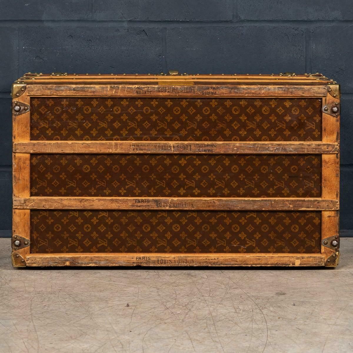 photo vinterior 20th Century Louis Vuitton Courier Trunk In Monogram Canvas, France C.1930