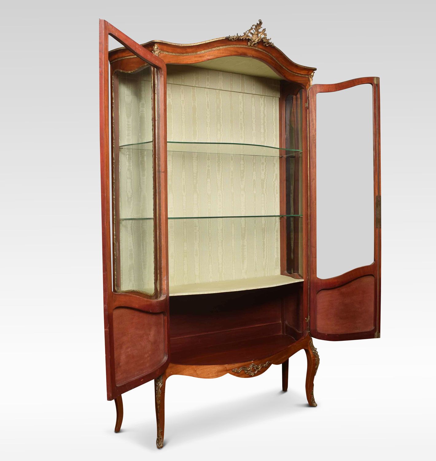 French Mahogany Vernis Martin Vitrine photo vinterior