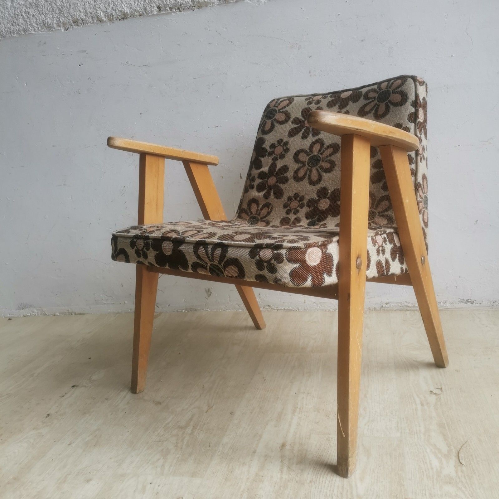 photo furniture Original Polish Mid Century 366 Oak Frame Chair Designed In 1962 By J Chierowski