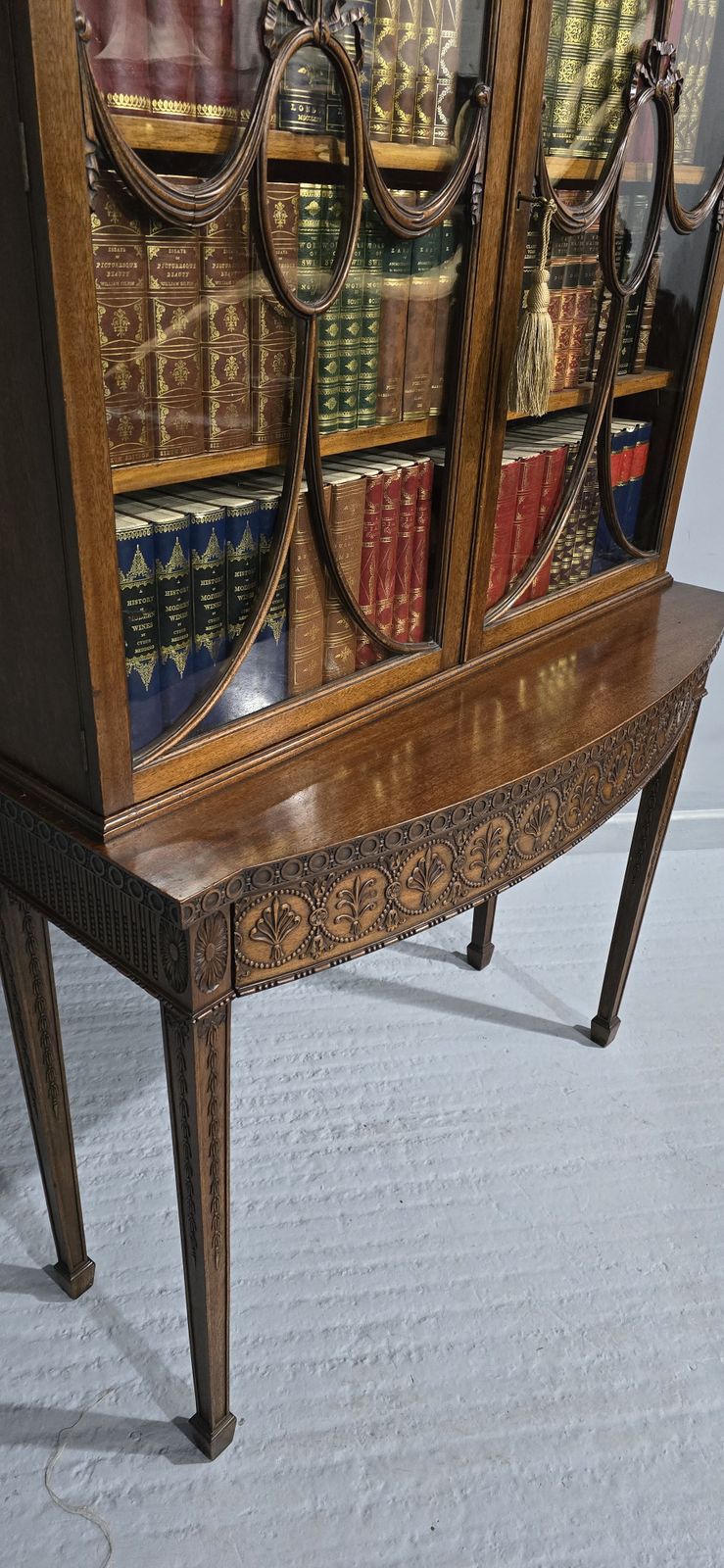 Top Quality Adams Mahogany Bookcase On Stand photo vinterior