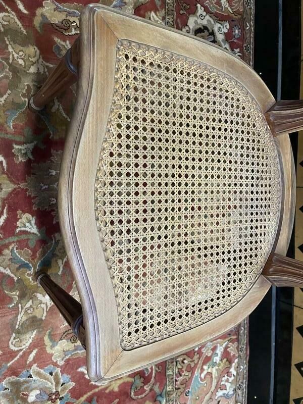 Suite De 6 Chaises Médaillon De Style Louis XVI En Cannage photo for sale