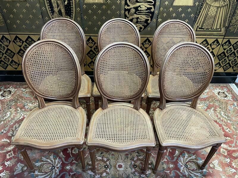 photo for sale Suite De 6 Chaises Médaillon De Style Louis XVI En Cannage
