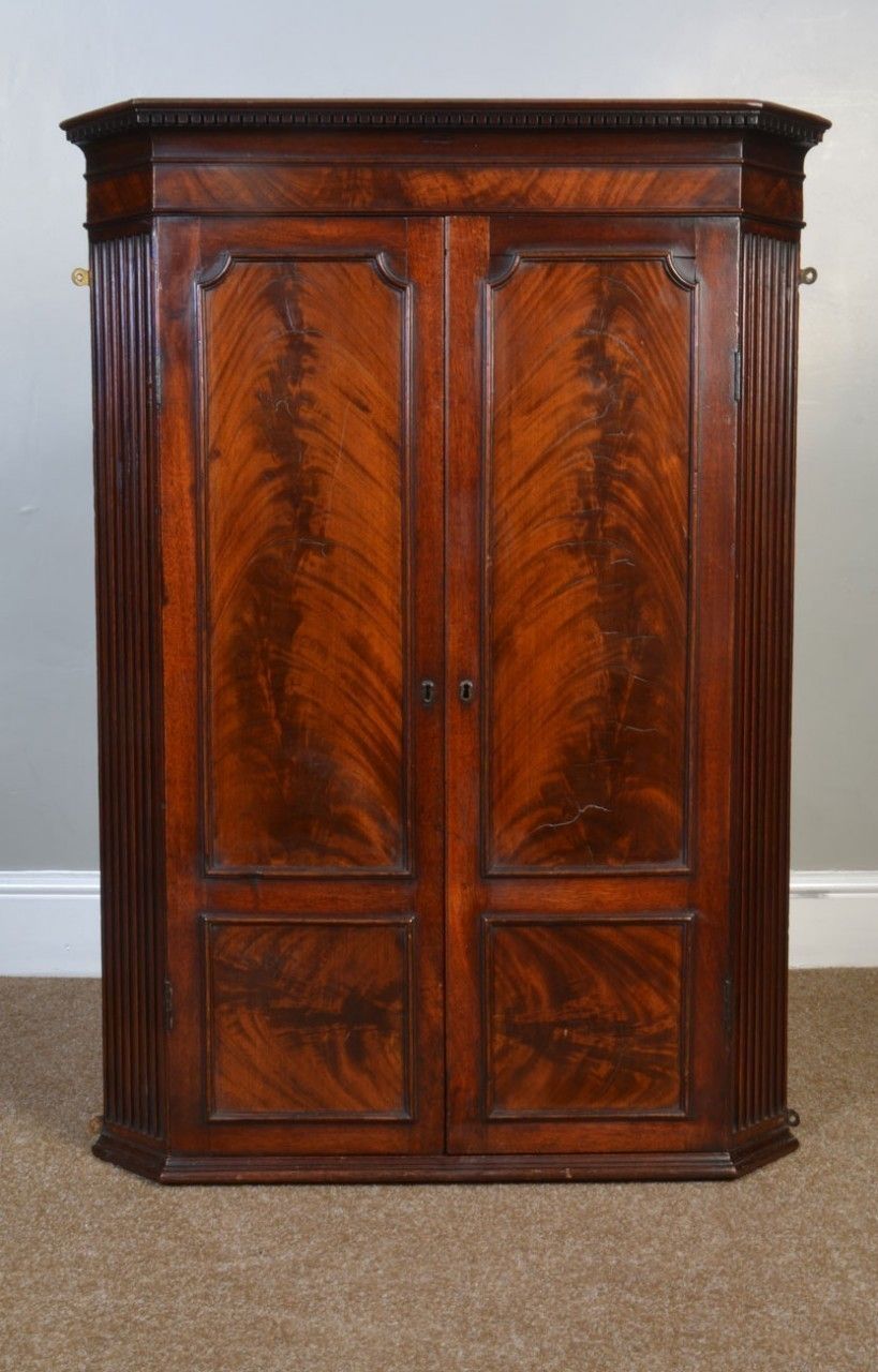 George III Mahogany Wall Hanging Corner Cabinet