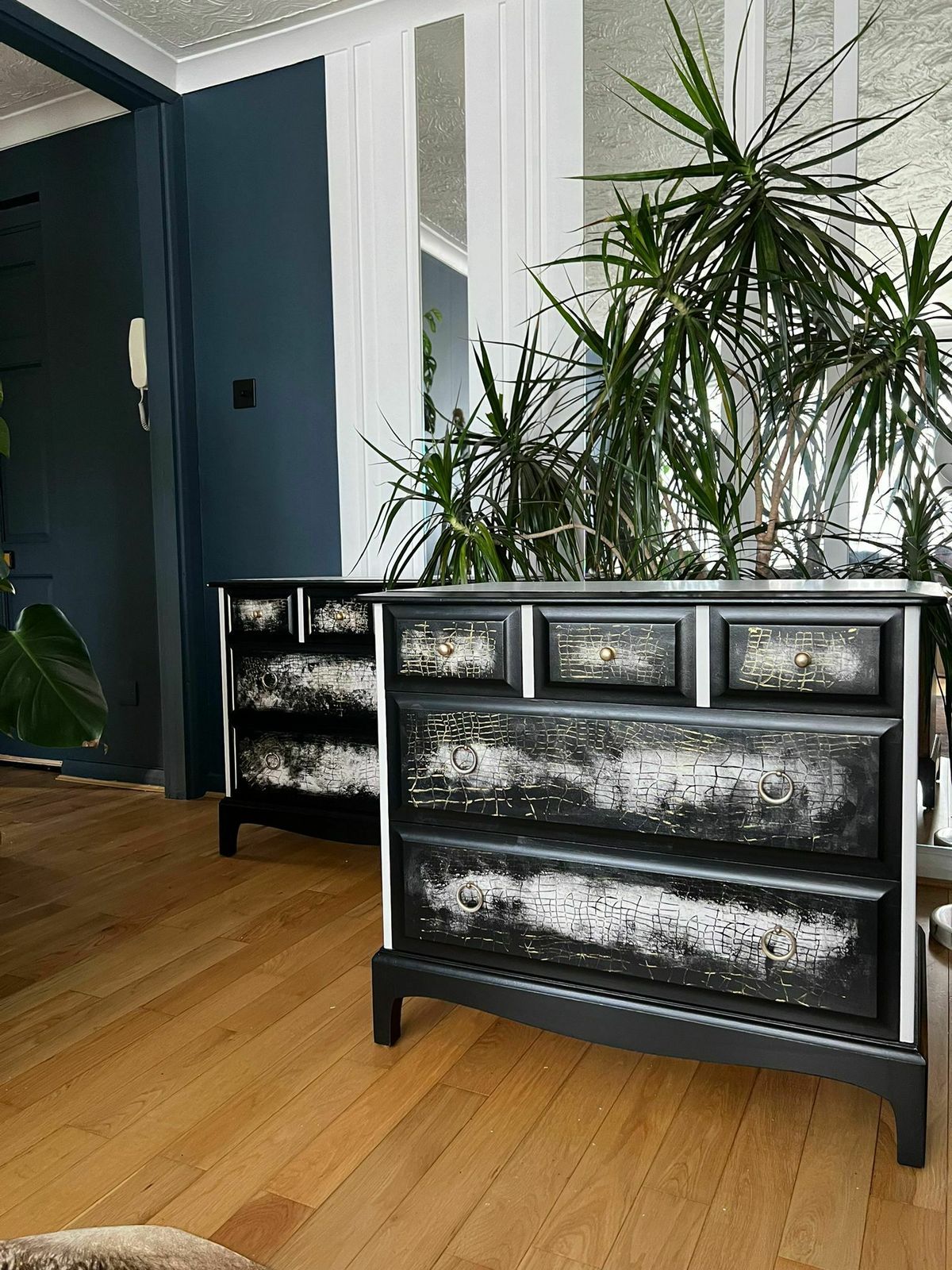 2 Stag Minstrel 3 Over 2 Chest Of Drawers With Original Handles